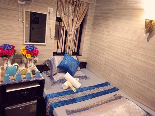 Hostal Day And Night Hotel