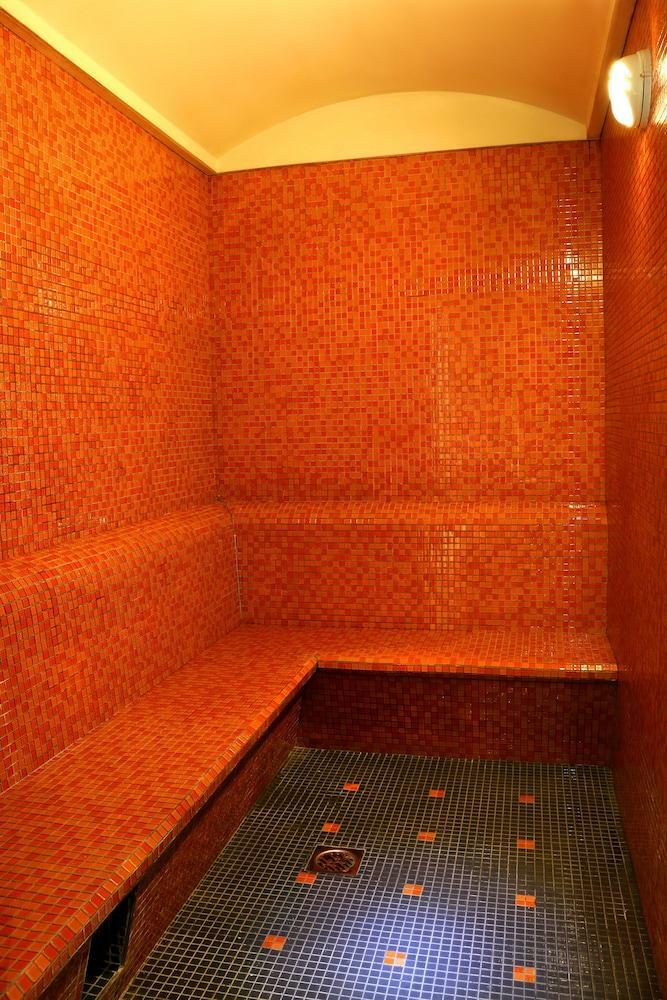 Hues Boutique Hotel