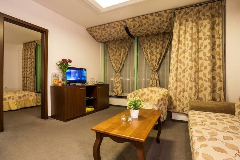 Earth & People Hotel & Spa