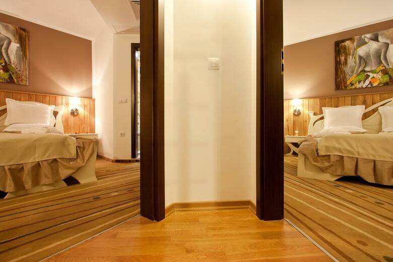 Earth & People Hotel & Spa