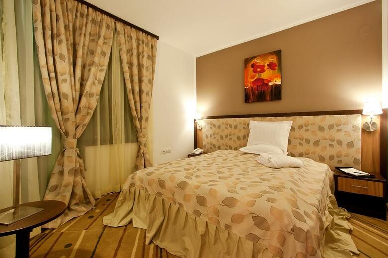 Earth & People Hotel & Spa