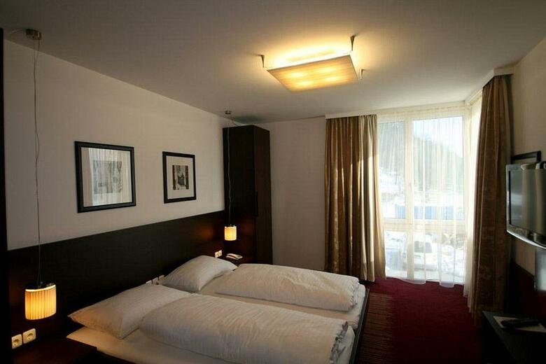 Hotel Educare