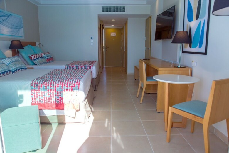 Hotel Grand Muthu Almirante Beach