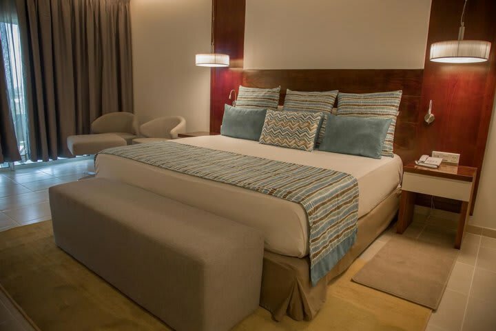 Hotel Grand Muthu Almirante Beach