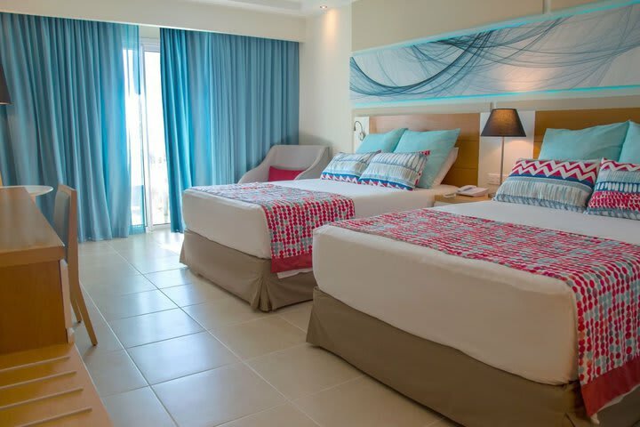 Hotel Grand Muthu Almirante Beach