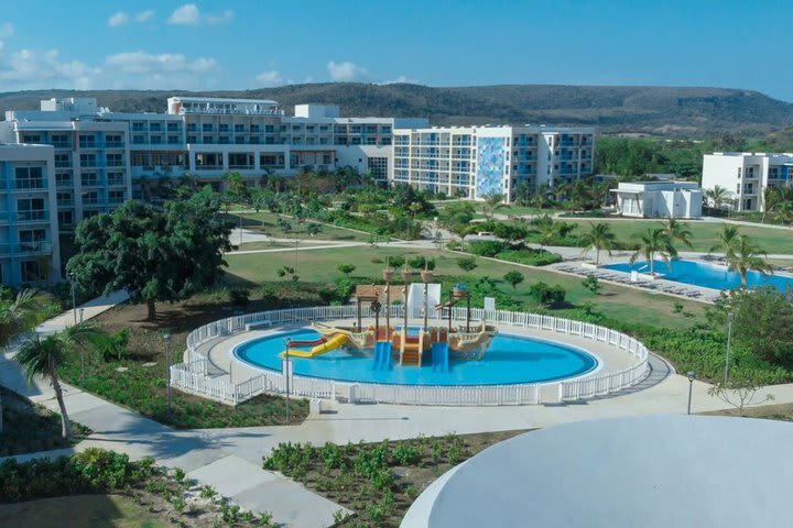 Hotel Grand Muthu Almirante Beach