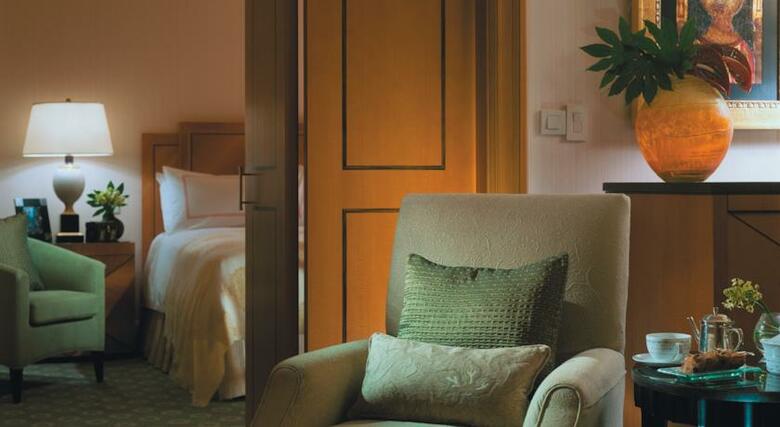 Four Seasons Hotel Cairo Nile Plaza