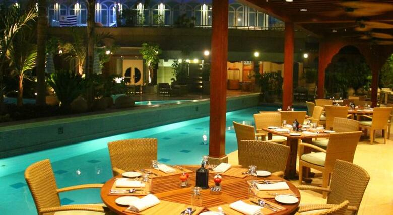 Four Seasons Hotel Cairo Nile Plaza