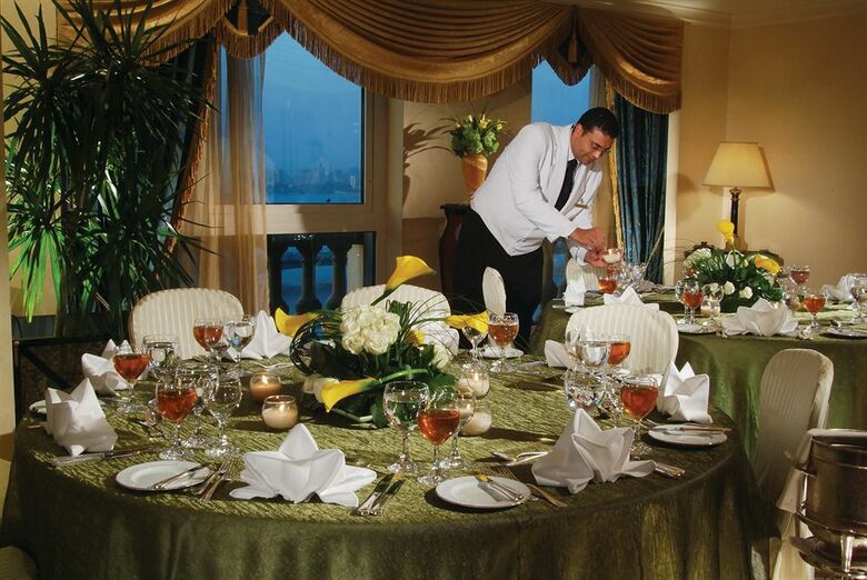 Four Seasons Hotel Cairo At The First Residence