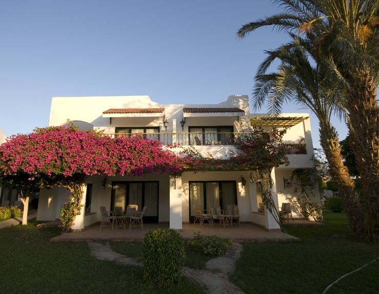 Hotel Lotus Bay Resort And Spa