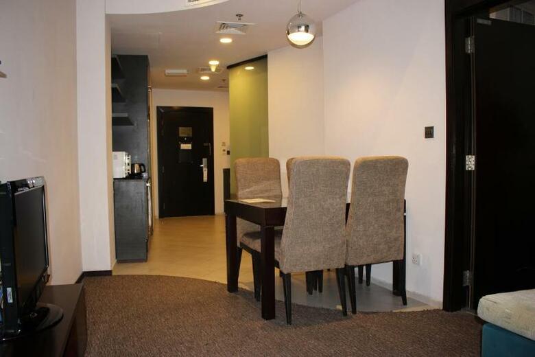 Lotus Hotel Apartments & Spa, Marina