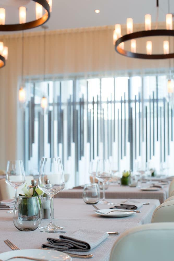 Pullman Dubai Jumeirah Lakes Towers - Hotel And Residence