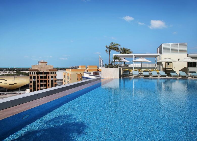 Grand Cosmopolitan Hotel