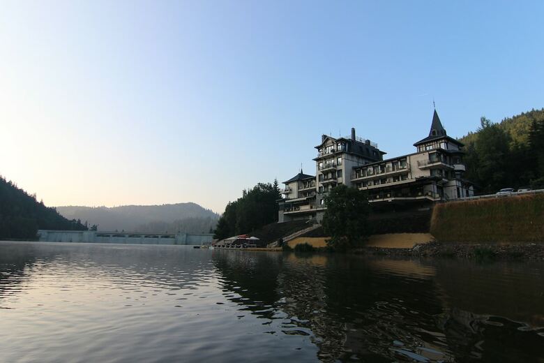 Hotel Retro Riverside Wellness Resort