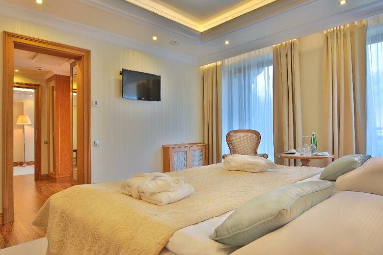 Hotel Retro Riverside Wellness Resort