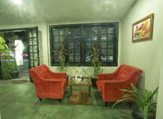 Hotel The Moon Villa & Caf�