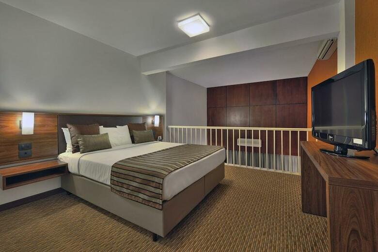 Hotel Deville Curitiba Batel