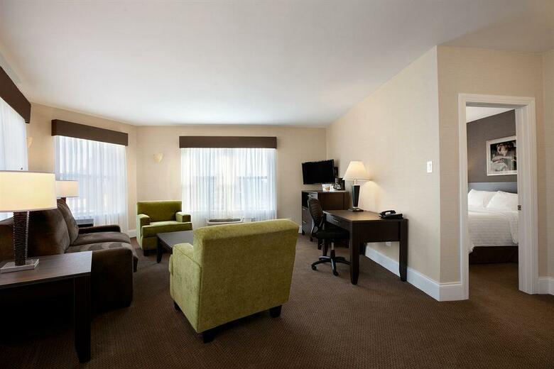 Hotel Versey Days Inn By Wyndham Chicago