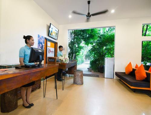 Hostal Golden Village Guesthouse