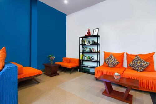 Hostal Golden Village Guesthouse