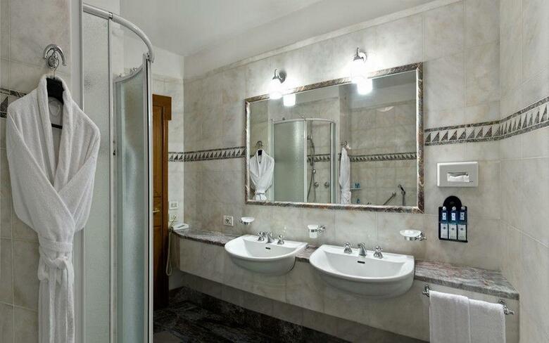 Hotel Pierre