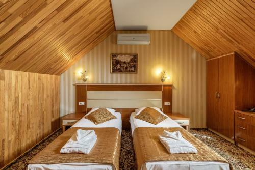 Status Hotel
