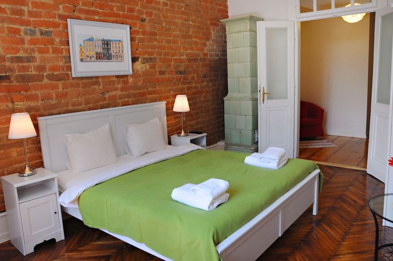 Hotel On The Square Guesthouse