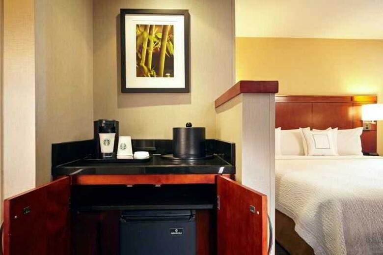 Hotel Courtyard Mission Valley