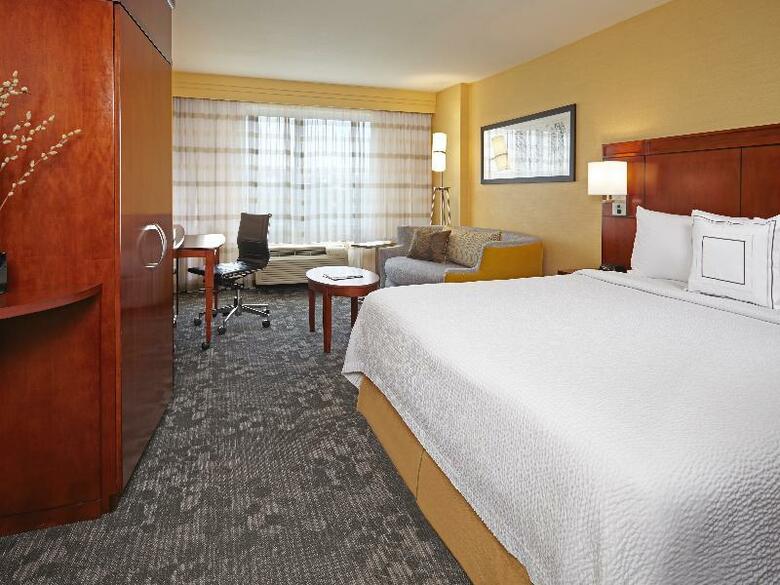 Hotel Courtyard Mission Valley