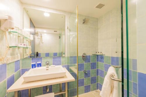 Hotel Sarovar Grand Hometel