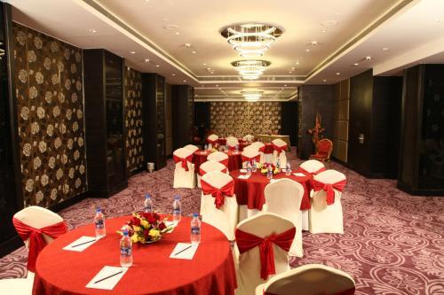 Hotel Sarovar Grand Hometel
