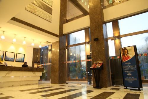 Hotel Sarovar Grand Hometel