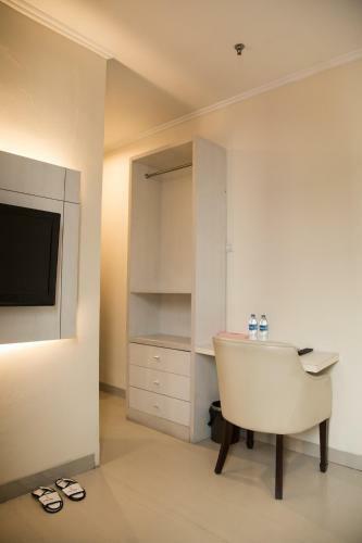 Glassio Hotel Roxy, Jakarta
