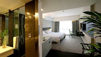 Yi-wu Commatel Hotel