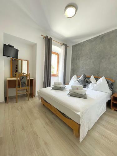 Hostal Rooms Valentino