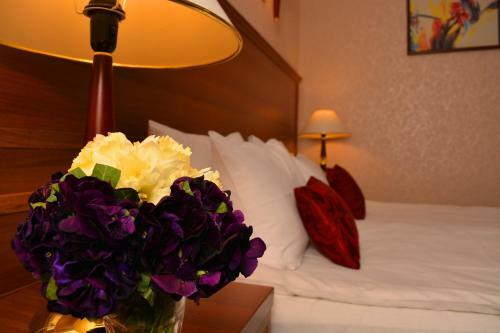 River Side Hotel