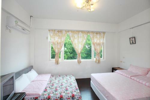 Bed & Breakfast Travelers Home