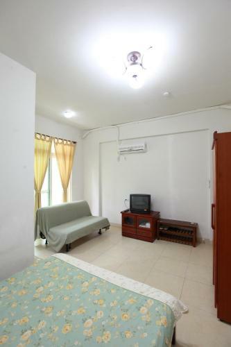 Bed & Breakfast Travelers Home