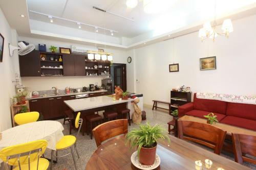 Bed & Breakfast Travelers Home