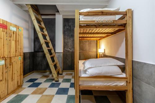 Ho Fang International Youth Hostel