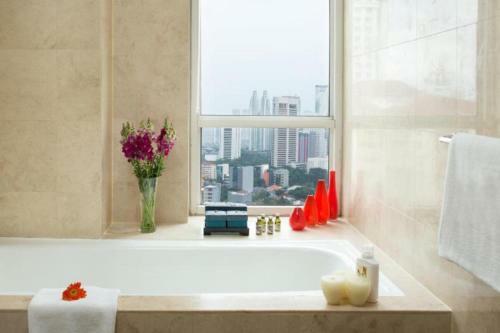 Three Bedroom Executive Apartment, Somerset Berlian Jakarta