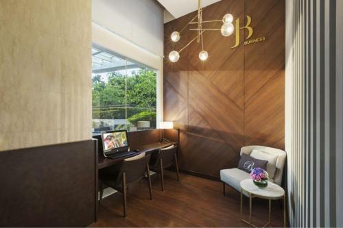 Three Bedroom Executive Apartment, Somerset Berlian Jakarta