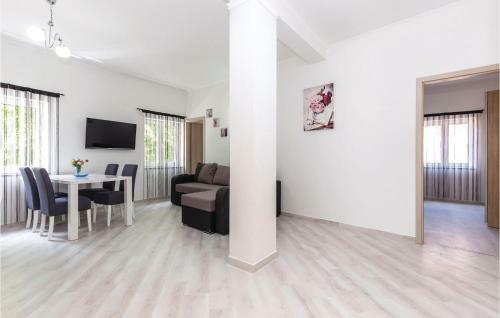 Two-bedroom Apartment In Novi Vinodolski