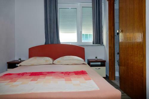 Hostal Lux Dalmatia I & R
