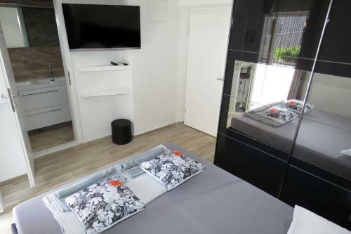 Hostal Lux Dalmatia I & R