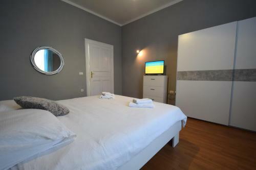 Apartment M