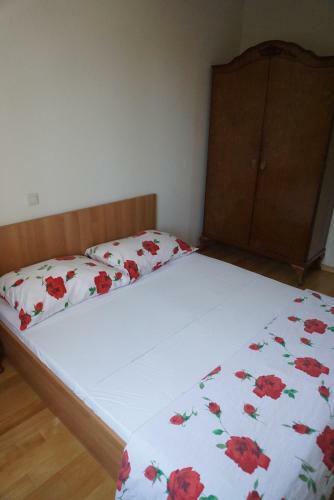 Upstairs 2 Bedroom Apartment On Cinta Beach