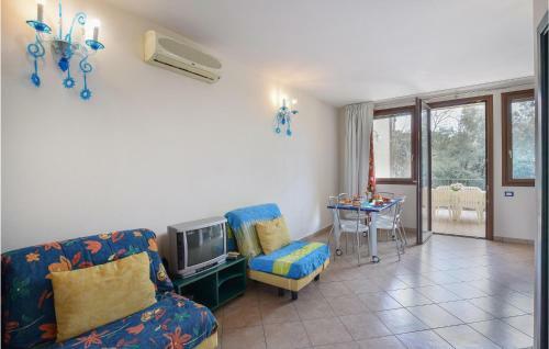 Amazing Apartment In Albarella With