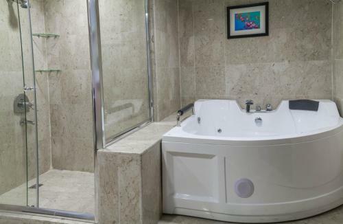 Days Inn Hotel And Suites Amman