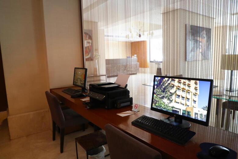 Alqasr Metropole Hotel